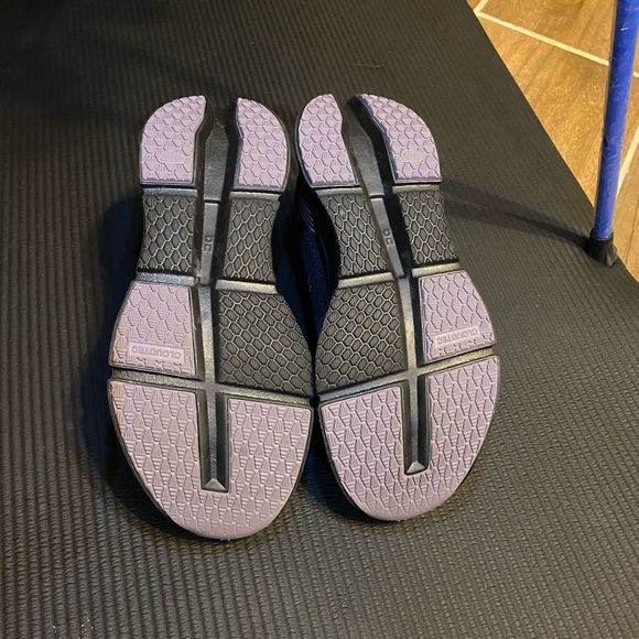 ON CLOUD GO - Women’s Running Shoes - SIZE 8.5 - Picture 10 of 11